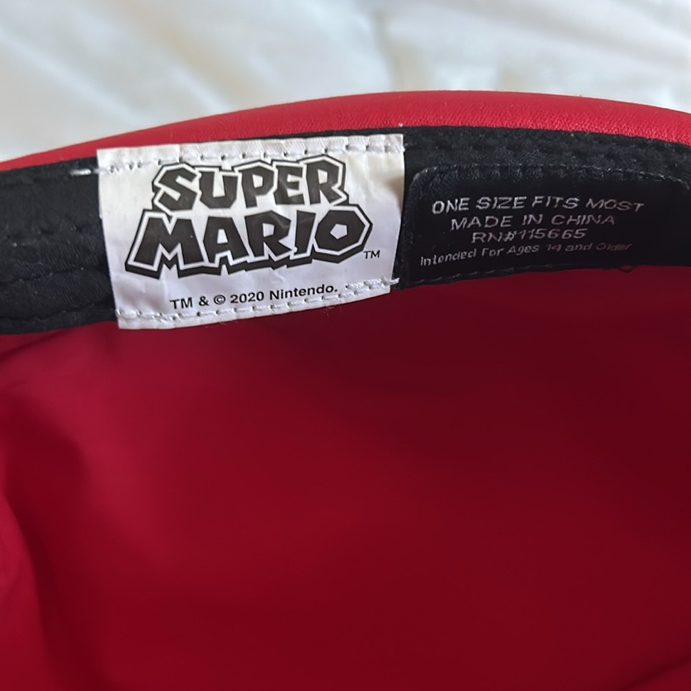 Mario hat - Picture 3 of 4